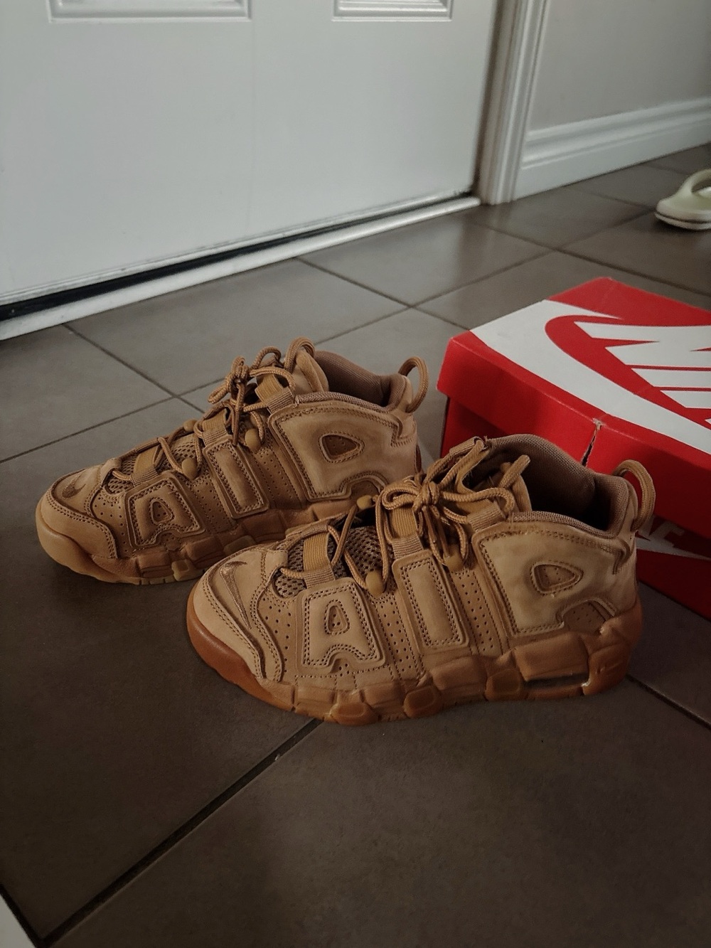 Nike Kids Tan Uptempo-Style Sneakers